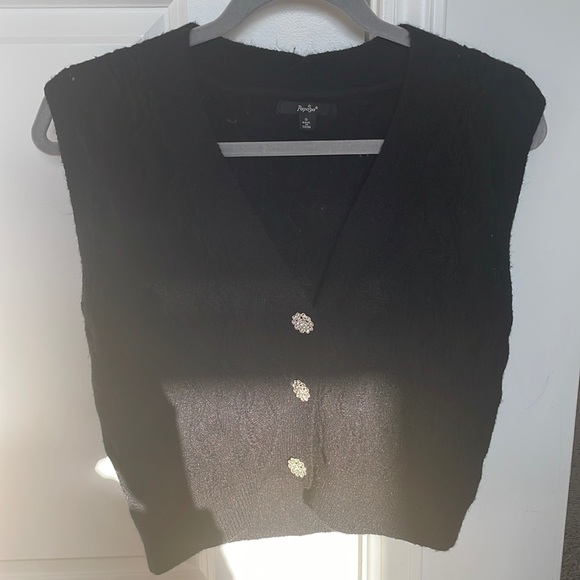 sweater vest - Picture 1 of 2